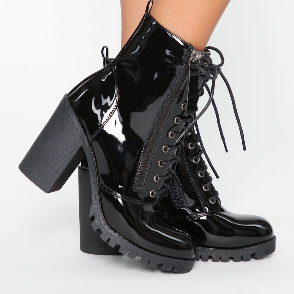 Heel boots